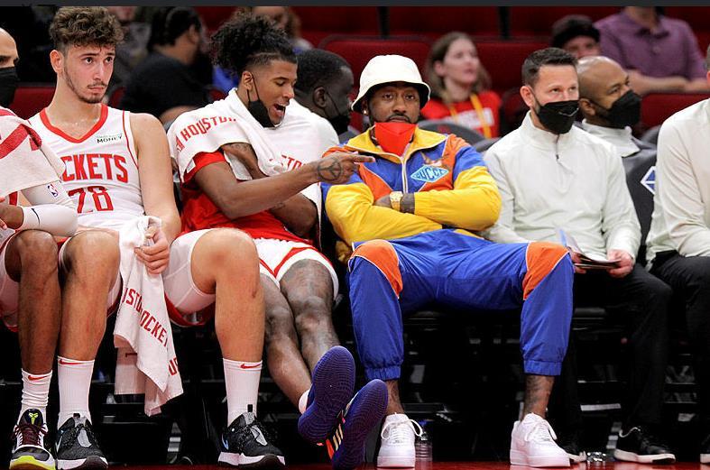 社区盾赛后走向成谜，上海久事复出首秀，引发热议，赛季目标并未改变的简单介绍