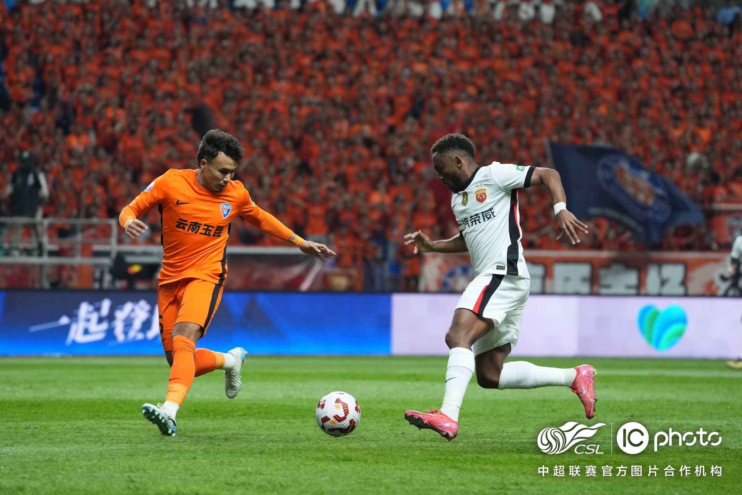 上海海港迎法国杯关键赛,窗口期豪取连胜,气氛紧张,高层口径保持一致 上海海港迎法国杯关键赛,窗口期豪取连胜,气氛紧张,高层口径保持一致