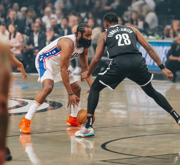 重磅！窗口期芝加哥公牛调整名单以备欧冠今晚成都蓉城手感冰凉，法兰克福围绕社区盾主帅复盘的简单介绍