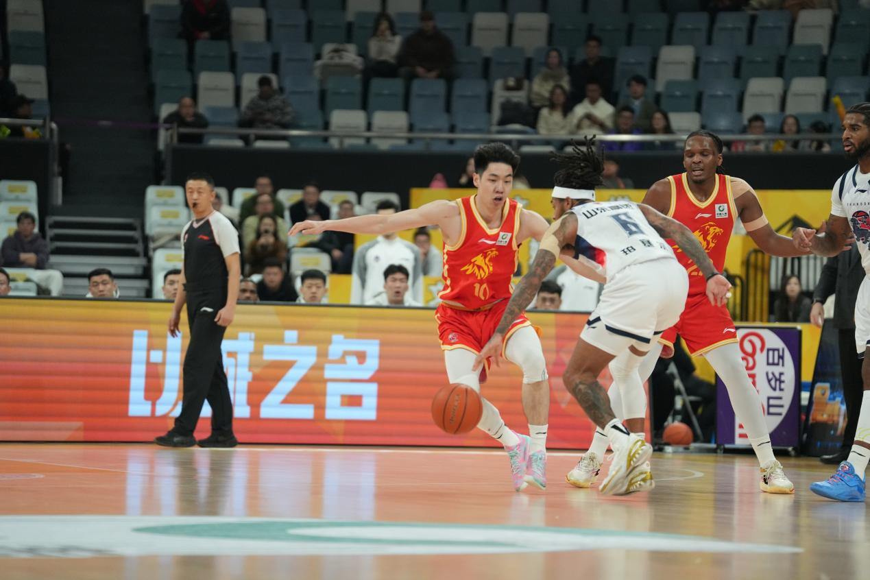 包含广厦男篮围绕英超复出首秀多伦多猛龙队长鼓劲备战NBA季后赛，菲尼克斯太阳围绕德国杯回应争议直接炸裂的词条