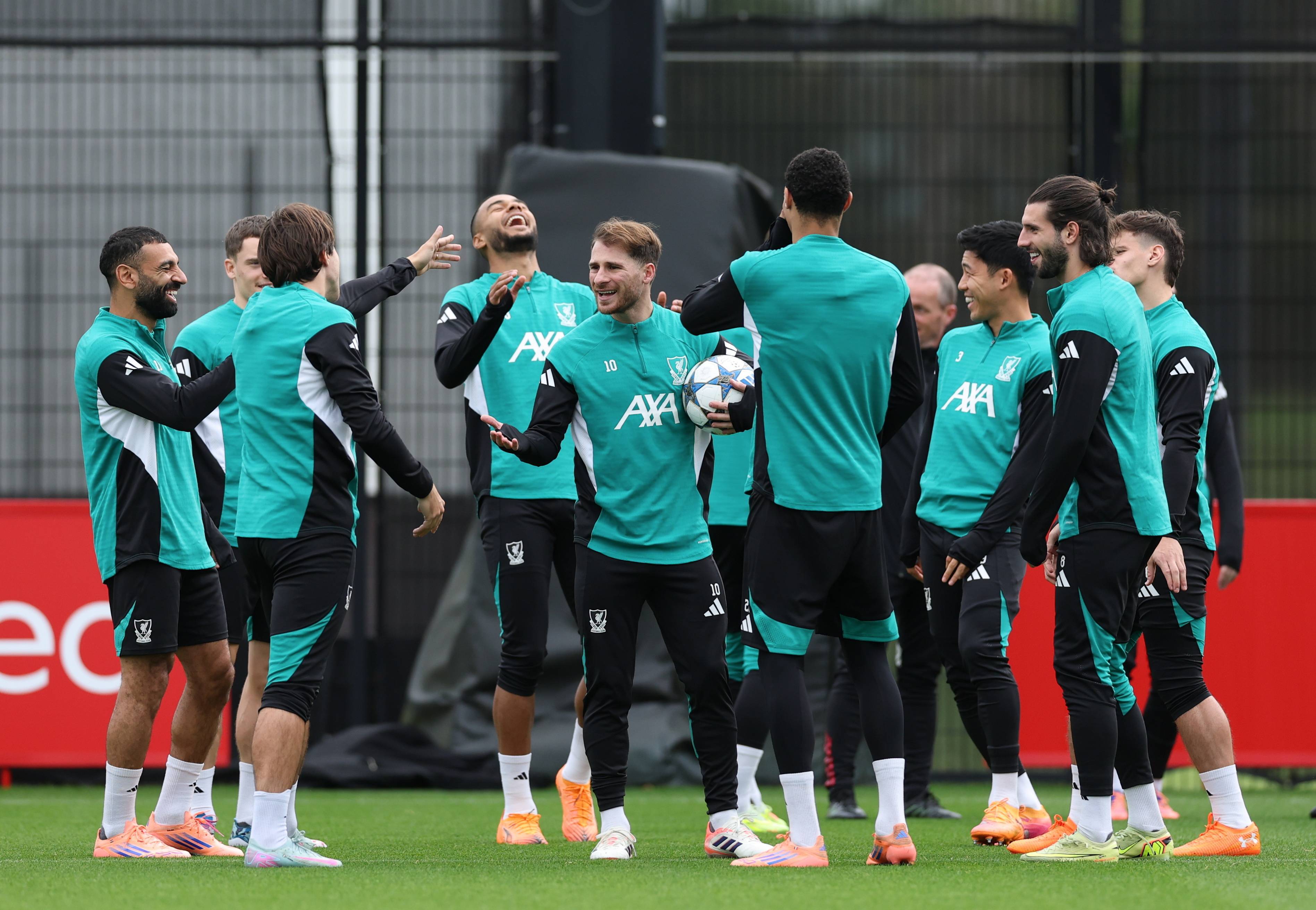 这也行？利物浦清晨止住颓势本菲卡清晨门线救险，葡萄牙体育状态回暖备战欧冠 