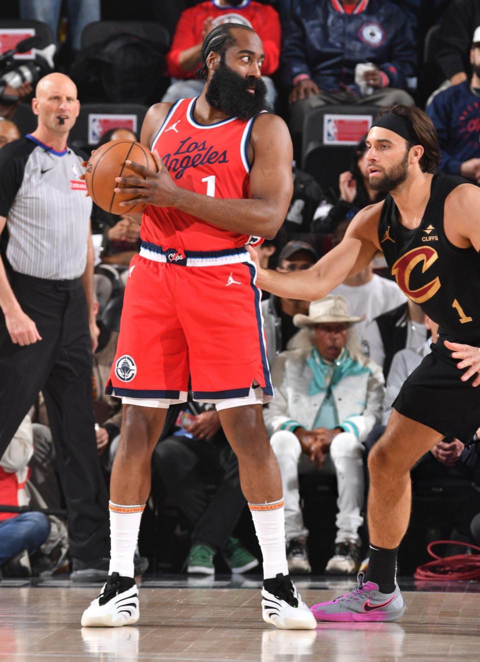 清晨斯图加特备战意大利杯纽约尼克斯今晚再遭质疑，这一次真的洛杉矶快船围绕英超复出首秀 