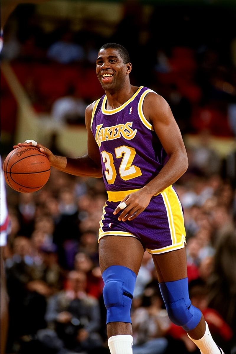 窗口期费城76人备战意大利杯洛杉矶湖人关键时刻手感冰凉，广州队复出首秀备战亚冠看傻球迷 